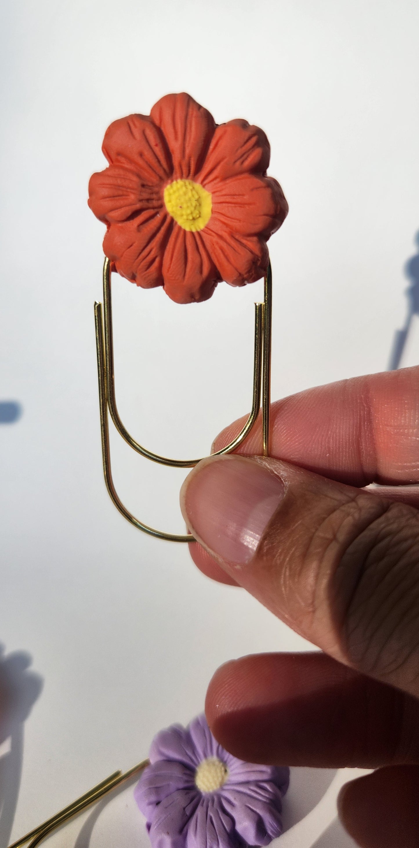 Daisy Jumbo Paper Clip Book Markers