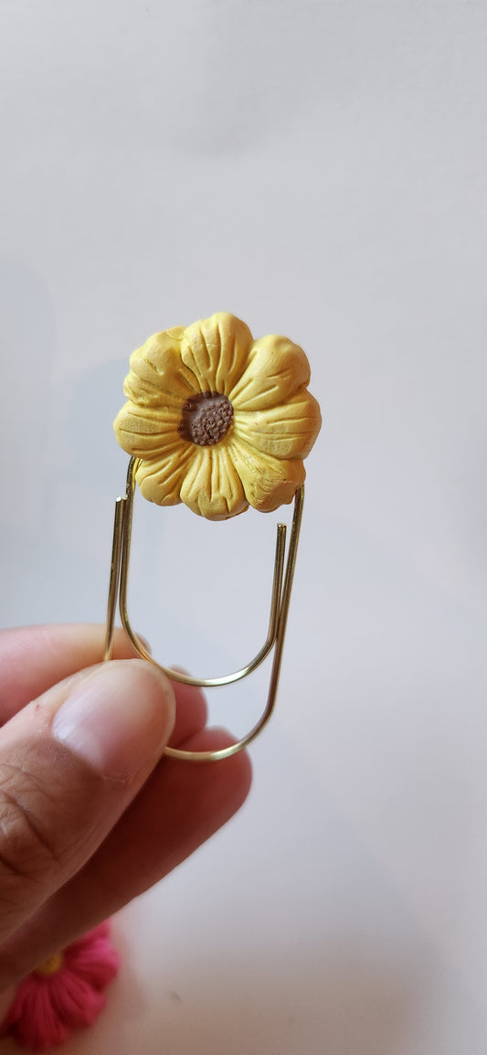 Daisy Jumbo Paper Clip Book Markers